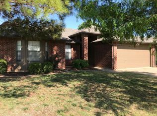 1104 Earl A Rodkey Dr, Edmond, OK 73003