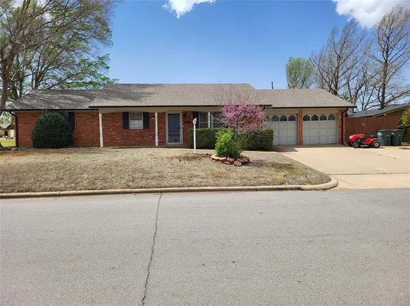 324 S 23rd St, Clinton, OK 73601