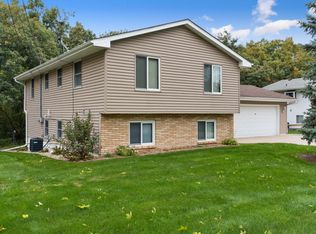 34 W Golden Lake Rd, Circle Pines, MN 55014
