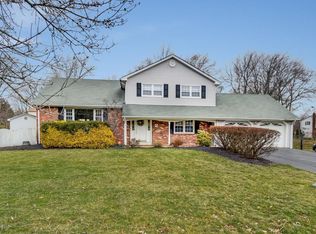 2 Kenneth Dr, Ocean, NJ 07712