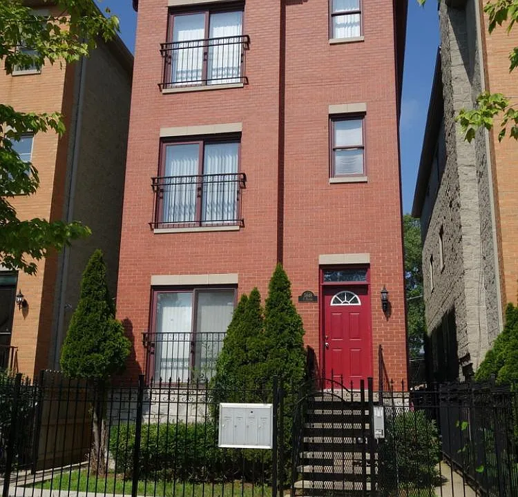 5848 S Prairie Ave #G