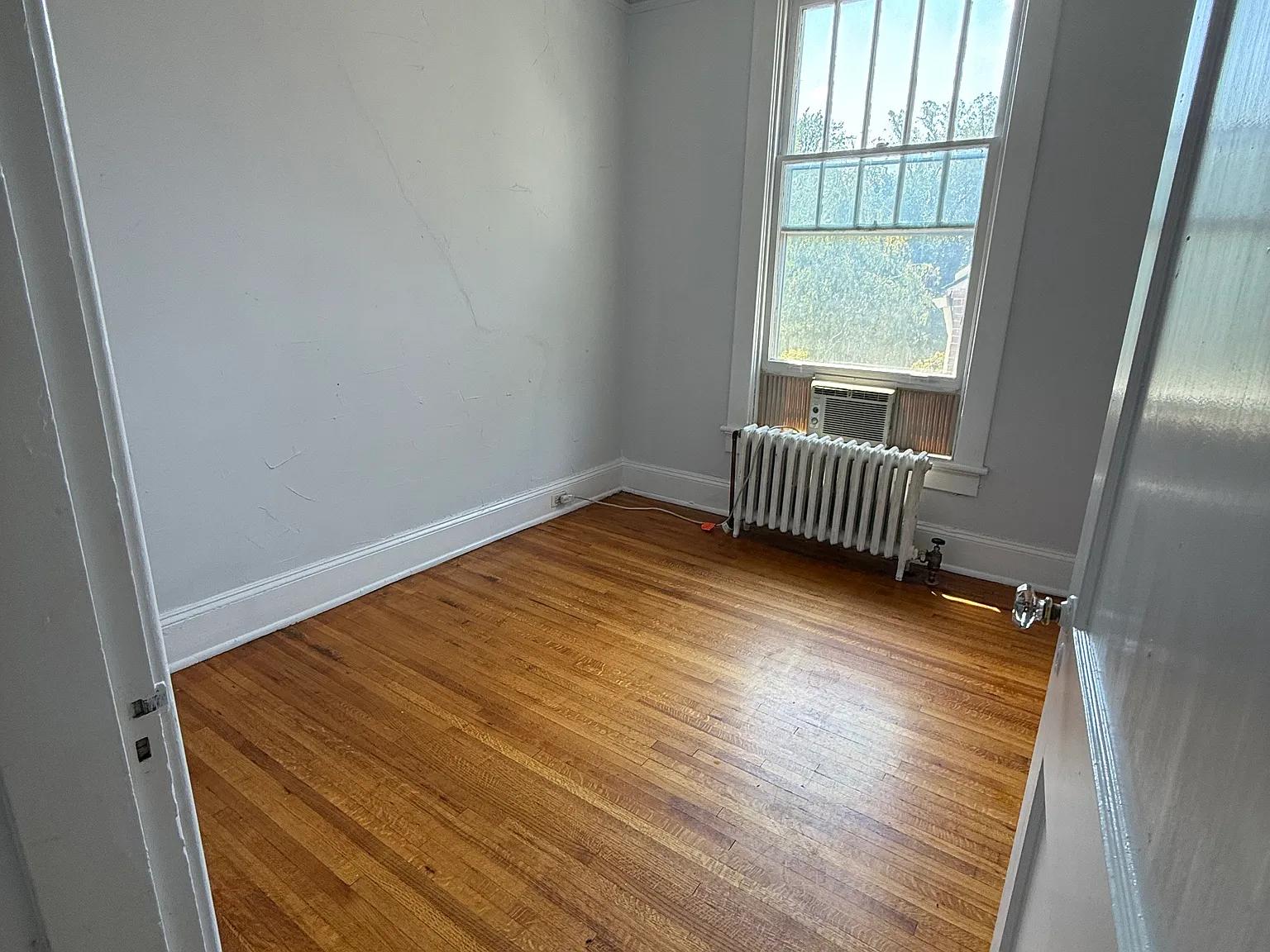 2 bed, $1,400 — Photo 2