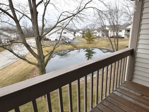 678 Pewaukee Rd, Pewaukee, WI 53072