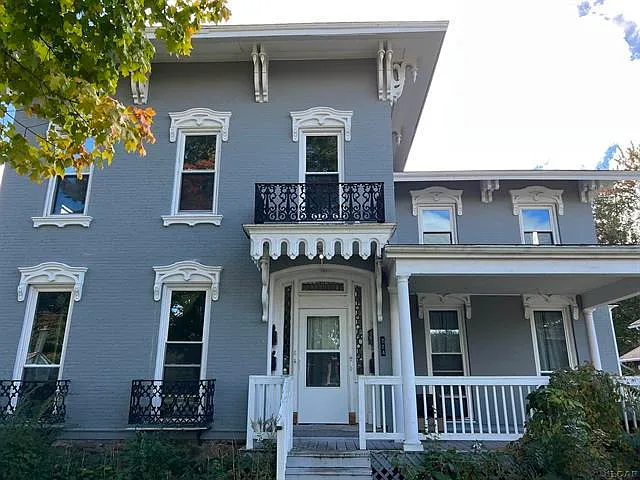 224 E Front St #1