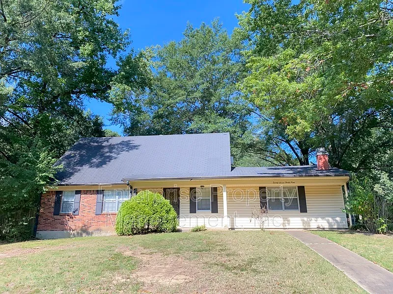 4 bed, 2.0 bath, 1984 sqft, $1,850 — Photo 3