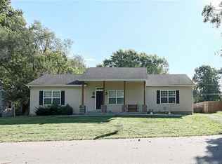 505 Vernon St, Buckner, MO 64016