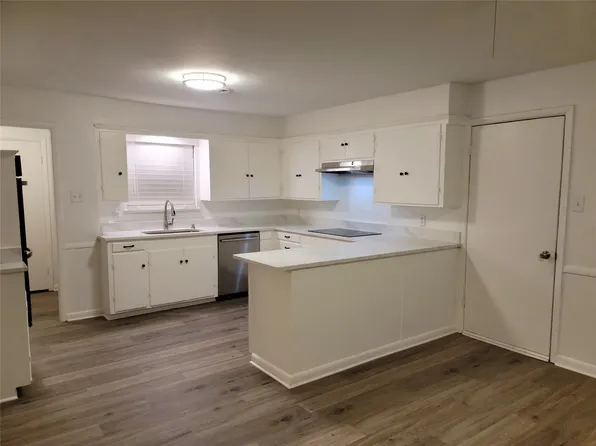 501 Royal Crest Dr, Richardson, TX 75081