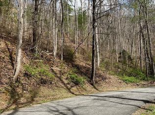 302-304 N Country Club Dr, Cullowhee, NC 28723