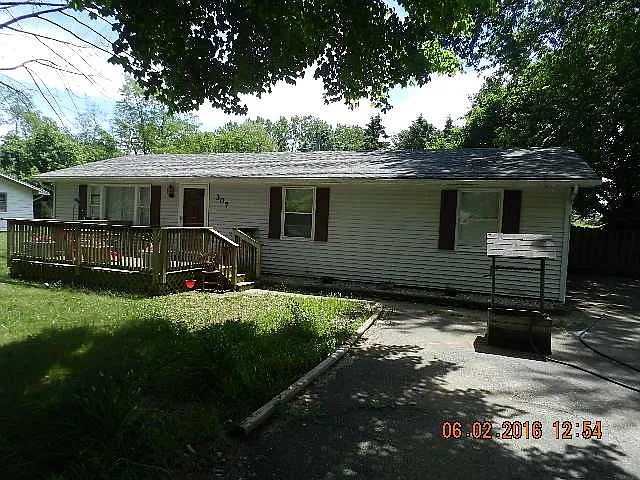 307 E Sycamore Dr photo 1
