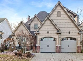 1646 Finsbury Ln, La Grange Park, IL 60526