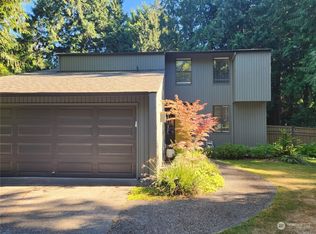 1641 Jeannette Pl NW, Bainbridge Island, WA 98110