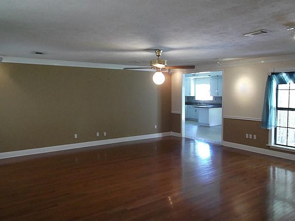 2nd image of 505 Mary Ln