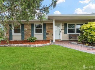 41 Grand Blvd, Monroe Township, NJ 08831