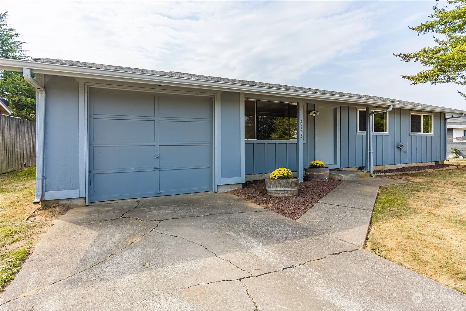 6153 Sunshine Drive photo 1