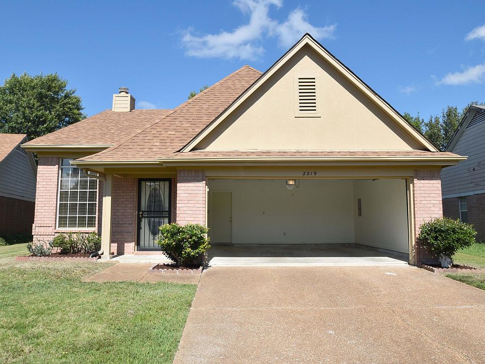 1st image of 2219 Lake Springs Ln