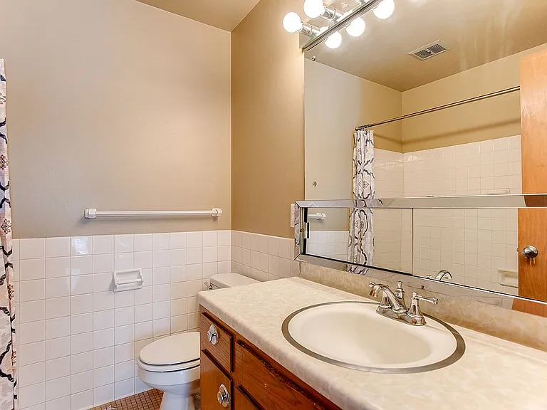 Rivercliff Apartments — Photo 6