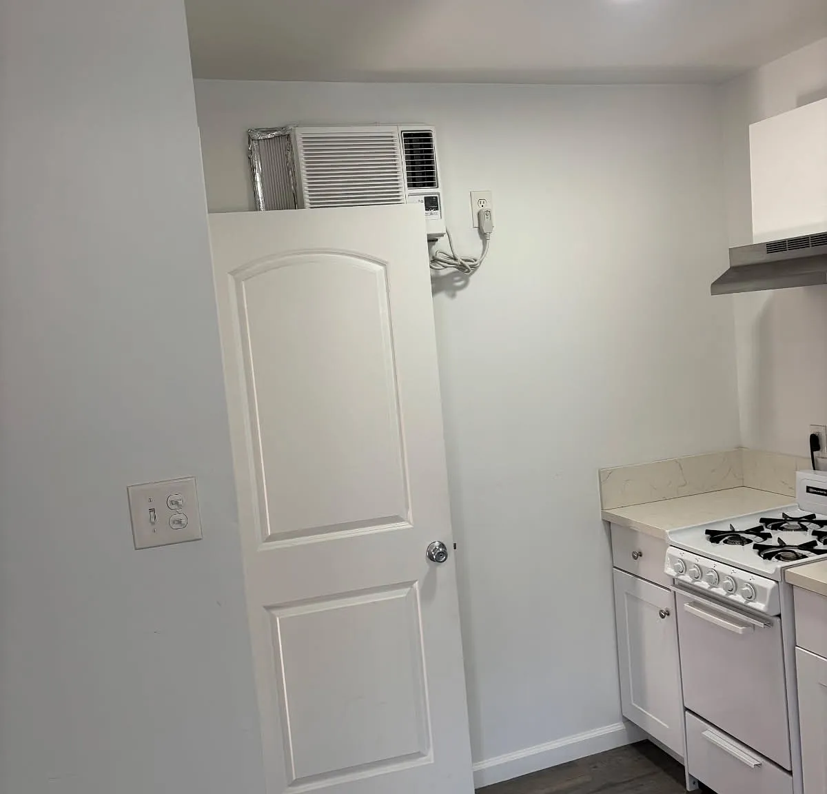 Studio, 264 sqft, $1,300 — Photo 2