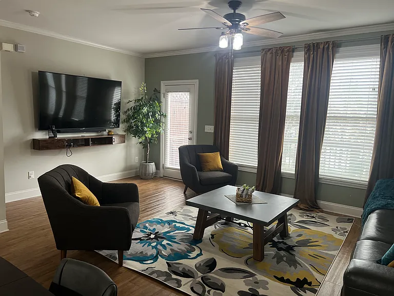 770 Liberty Commons Dr NW — Photo 1
