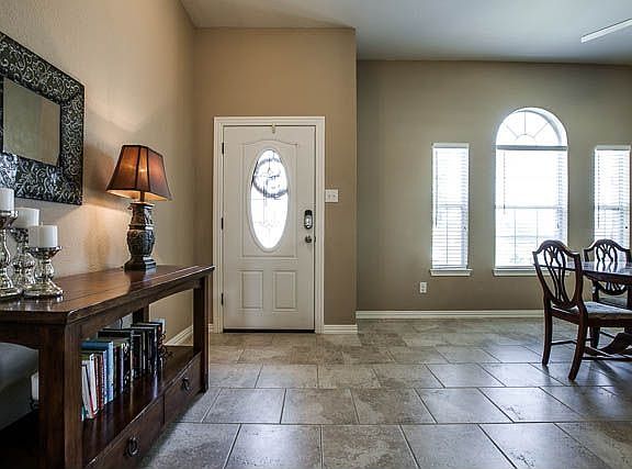 3rd image of 310 Dartmoor Dr