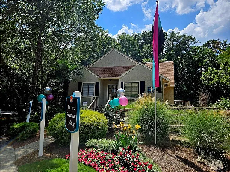 245 Seasons Pkwy — Photo 24