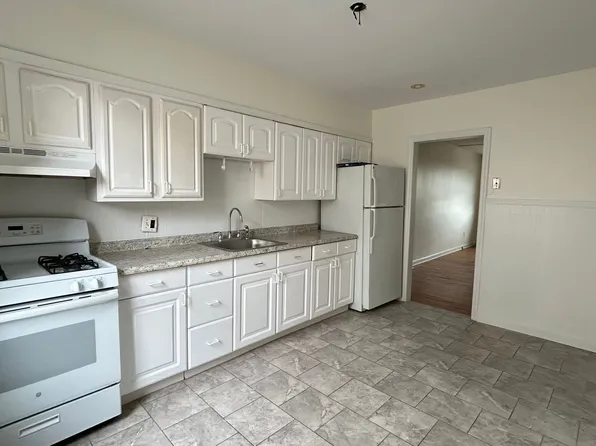 119 Hobart Ave #3E, Bayonne, NJ 07002