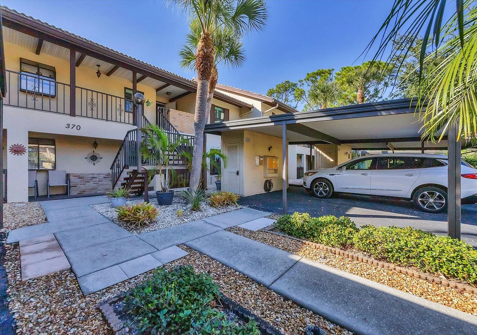 Beautiful Condo in Mission Lakes! — Photo 2