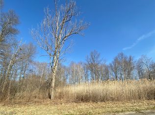 Crestmont Dr, Girard, OH