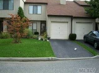 54 Oakwood Ct, Baldwin, NY 11510