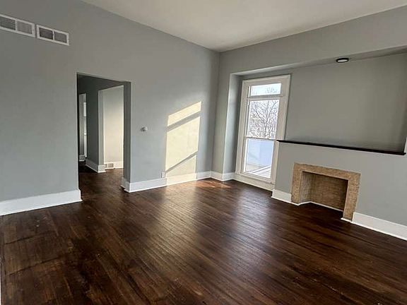 4th image of 185 Columbus St #3