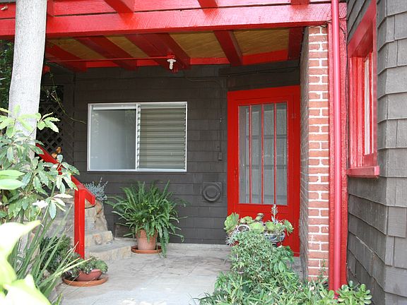4th image of 707 E Valerio St
