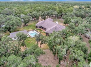 7183 Us Highway 87 S, Cuero, TX 77954
