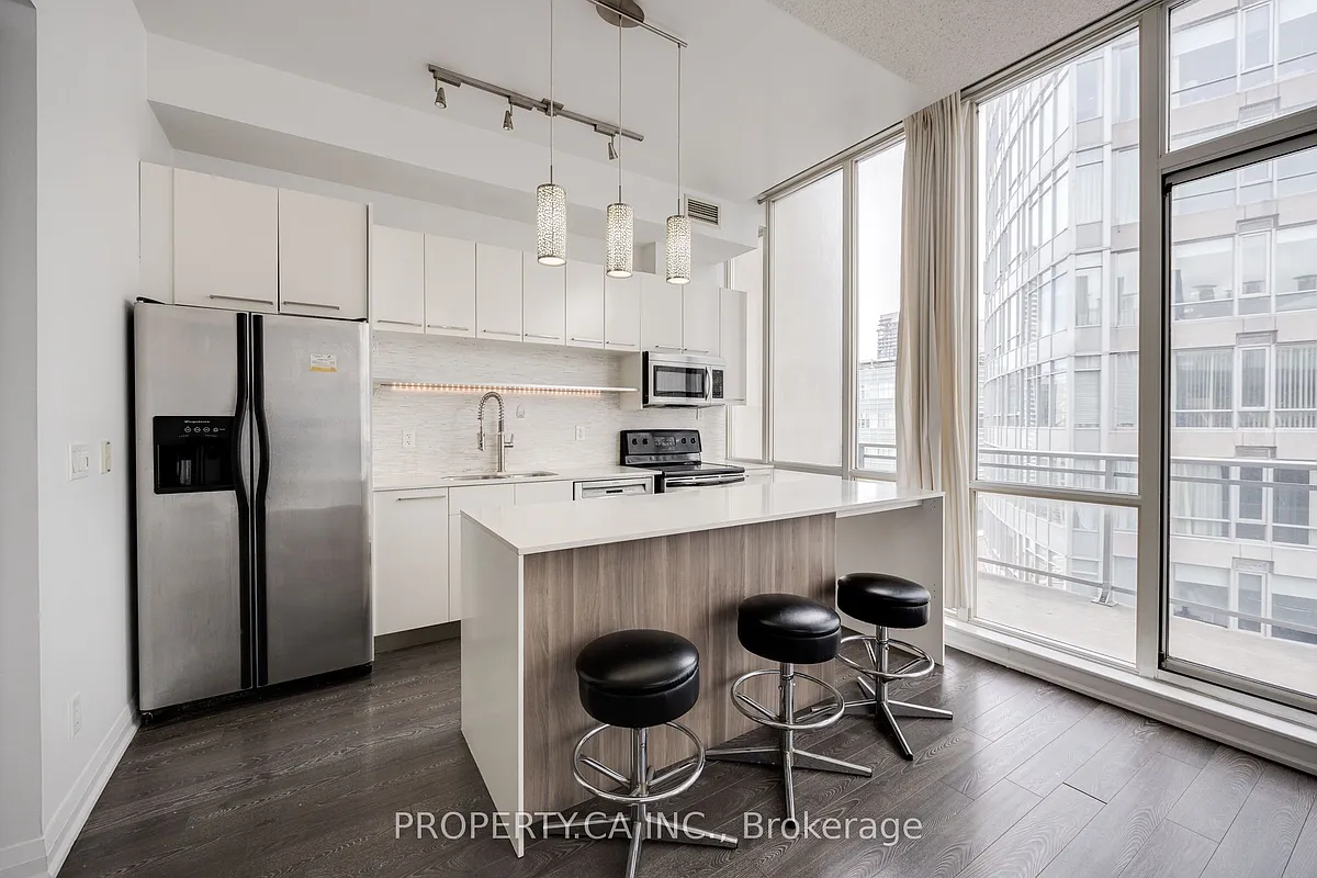 Building Photo - 220 Victoria St #Penthouse 2104