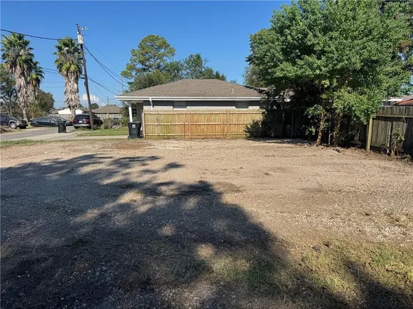 502 Chalmette Ave, Chalmette, LA 70043