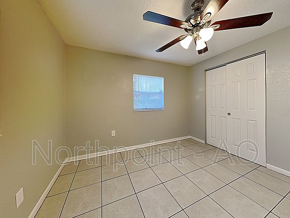 5th image of 3610 E Clifton St