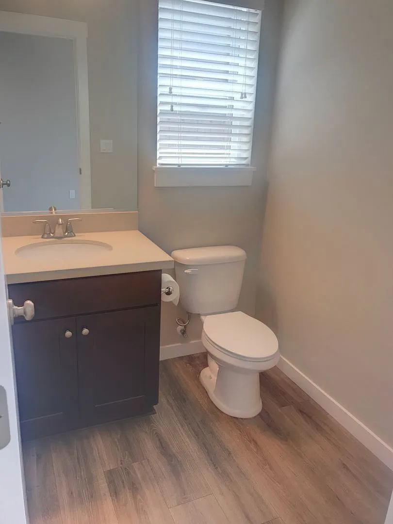 Mt. Scott-Arleta Newer Construction Home with AC, Attached Garage, Fenced Backyard — Photo 4