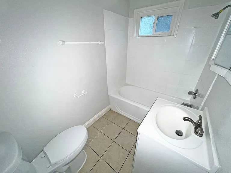 2021 Pine Ave — Photo 6