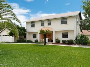 516 Crystal Lake Dr, Melbourne, FL 32940