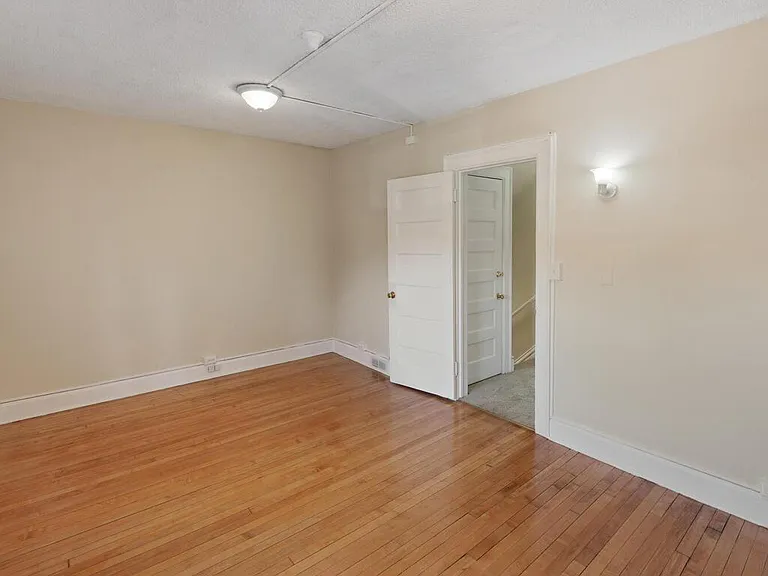 3237 Hennepin Ave — Photo 16