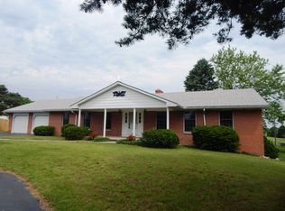 16060 Sand Ridge Rd, Bowling Green, OH 43402