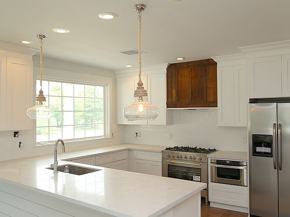 2nd image of 6601 Canal Blvd