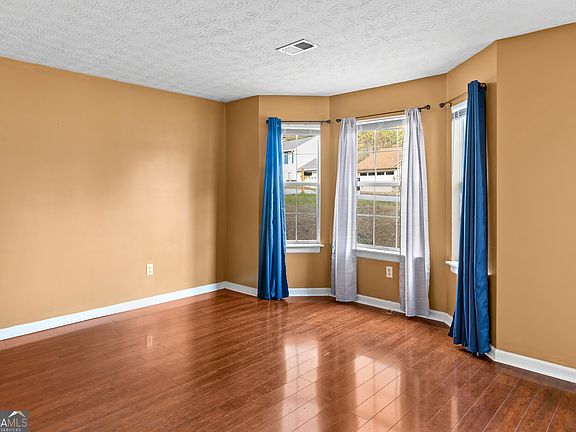 5th image of 3255 Hunters Crossing Point