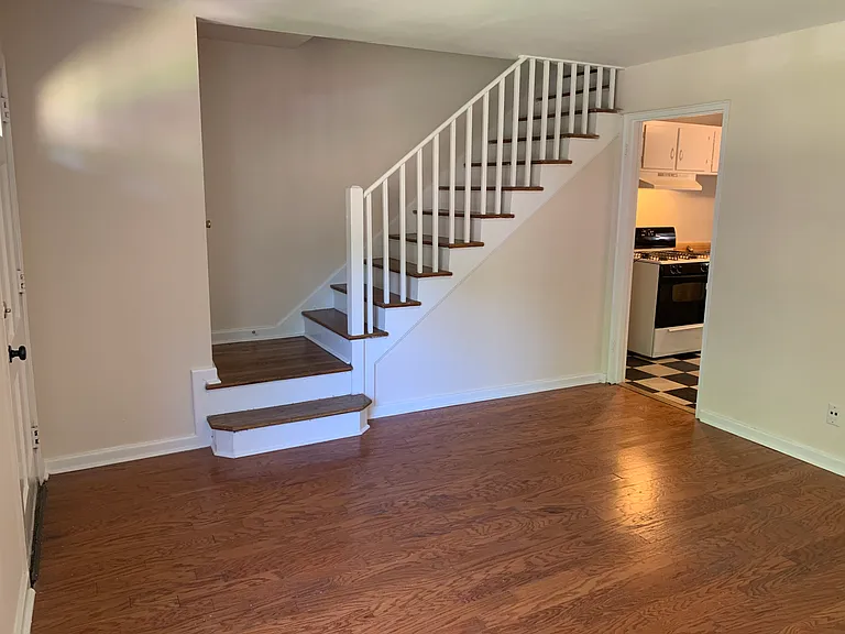 1662 Valley Ave — Photo 4