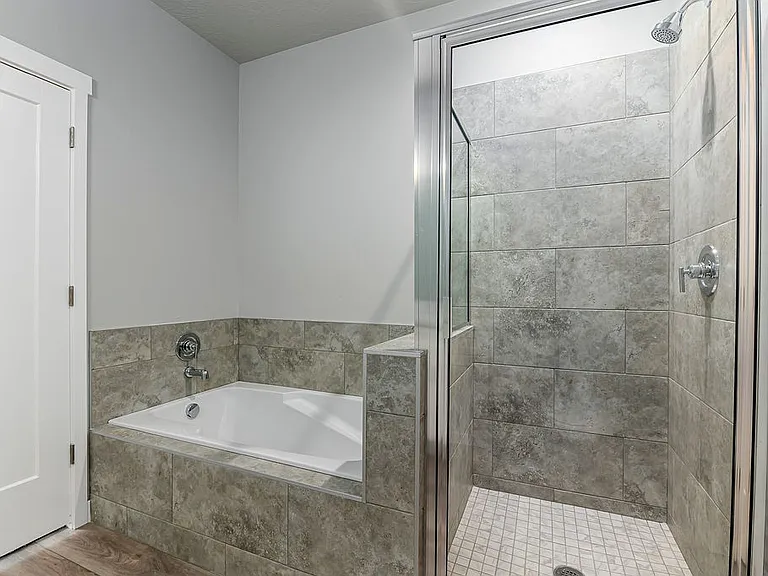 712 E Zekes Ct — Photo 16