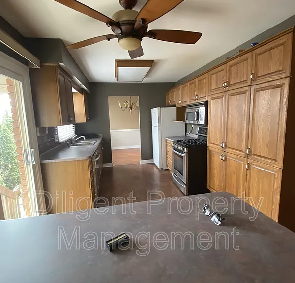 1103 Huntington Cir #PROPERTY — Photo 8