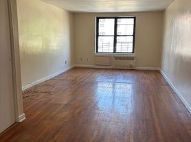 747 E 226th St, Bronx, NY