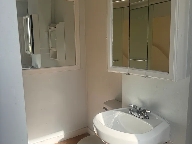 111 Southgate St #2 — Photo 5