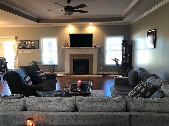 3rd image of 2837 Turfway Dr