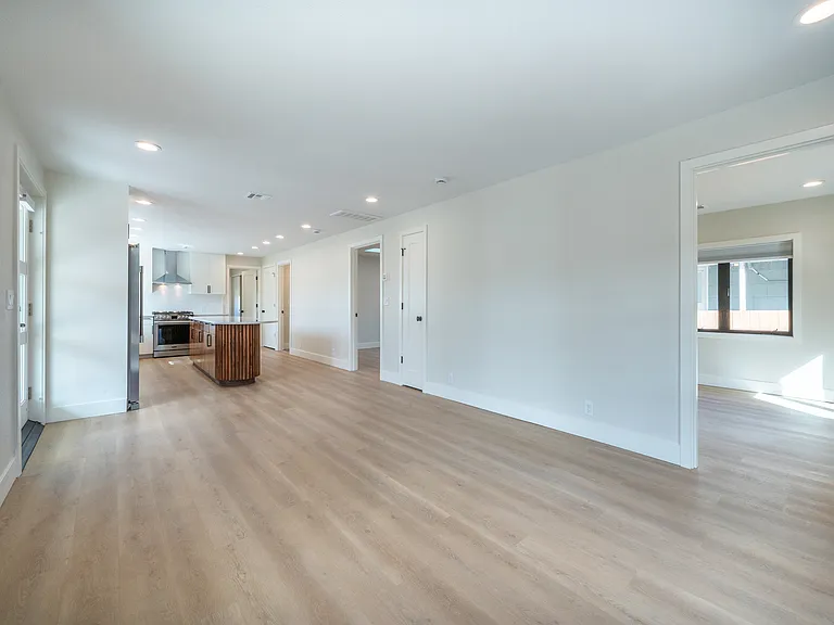 795 E 29th Ave — Photo 55