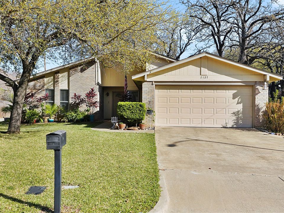 1st image of 2127 Holt Rd