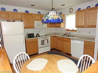 2nd image of 315 West Gln